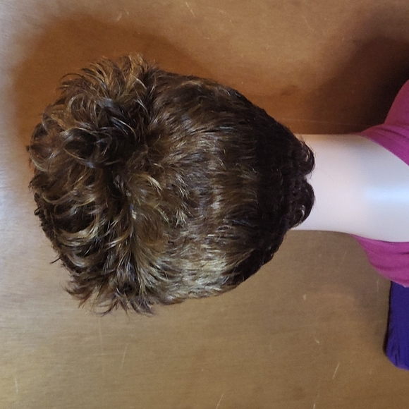 Short Brown / Blonde Spiky Wig - Picture 6 of 6